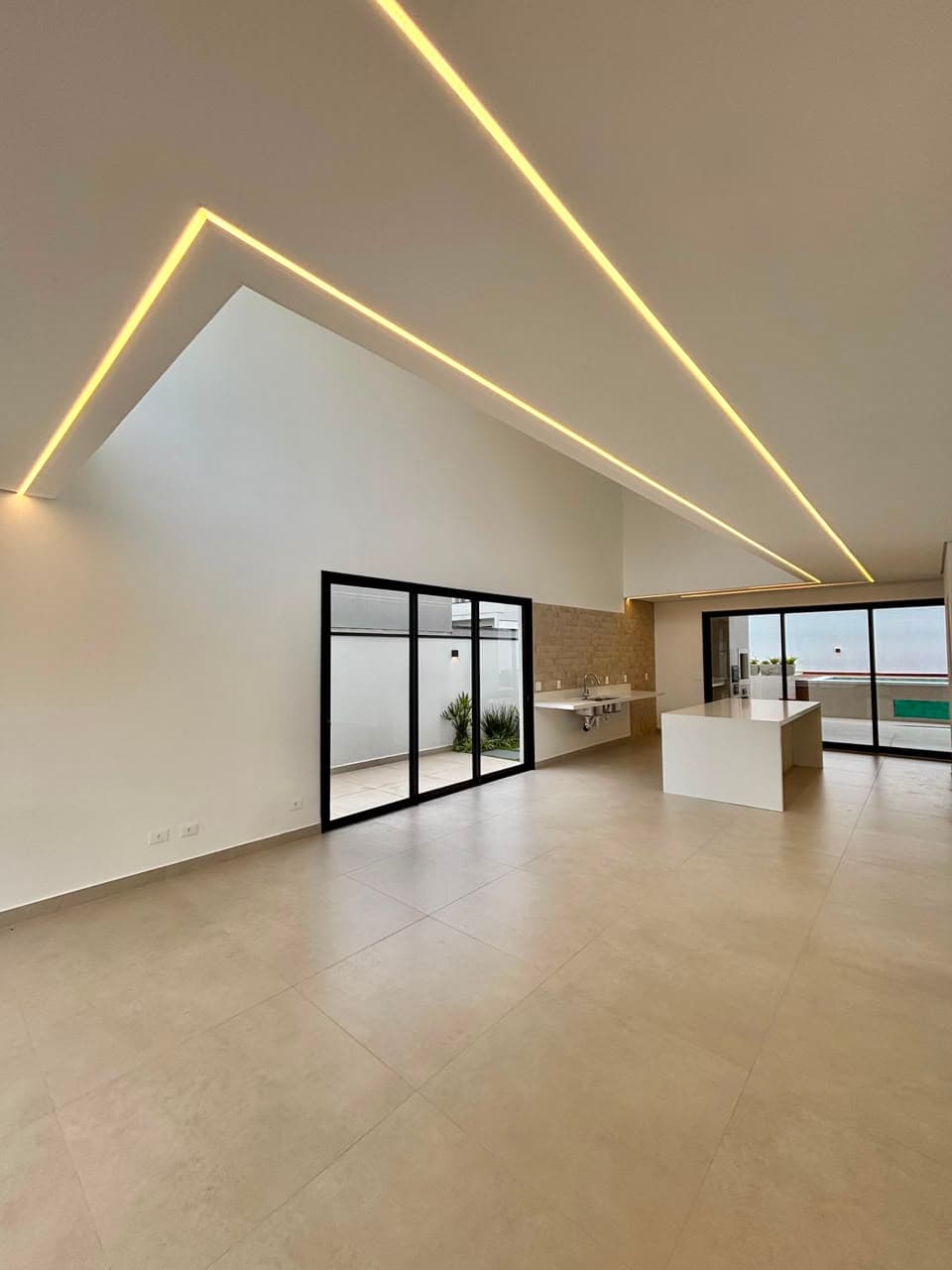 Casa de 324m² com três suítes disponível para venda por R$2.300.000 - Mosaico Essence, foto 3 de 40