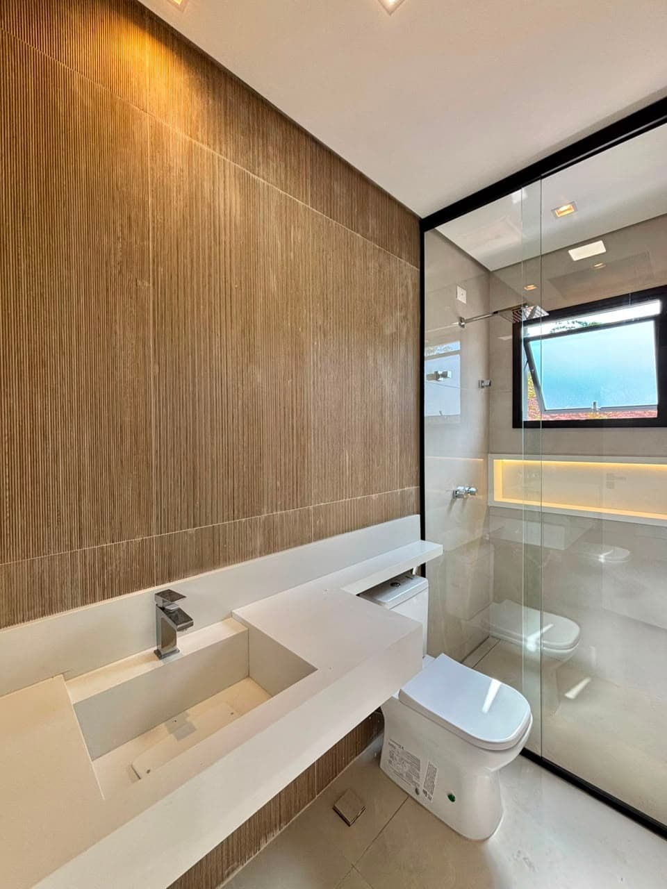 Casa de 324m² com três suítes disponível para venda por R$2.300.000 - Mosaico Essence, foto 13 de 40