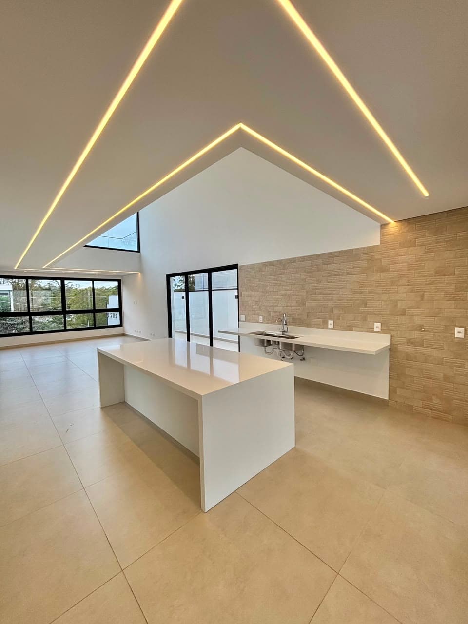 Casa de 324m² com três suítes disponível para venda por R$2.300.000 - Mosaico Essence, foto 5 de 40