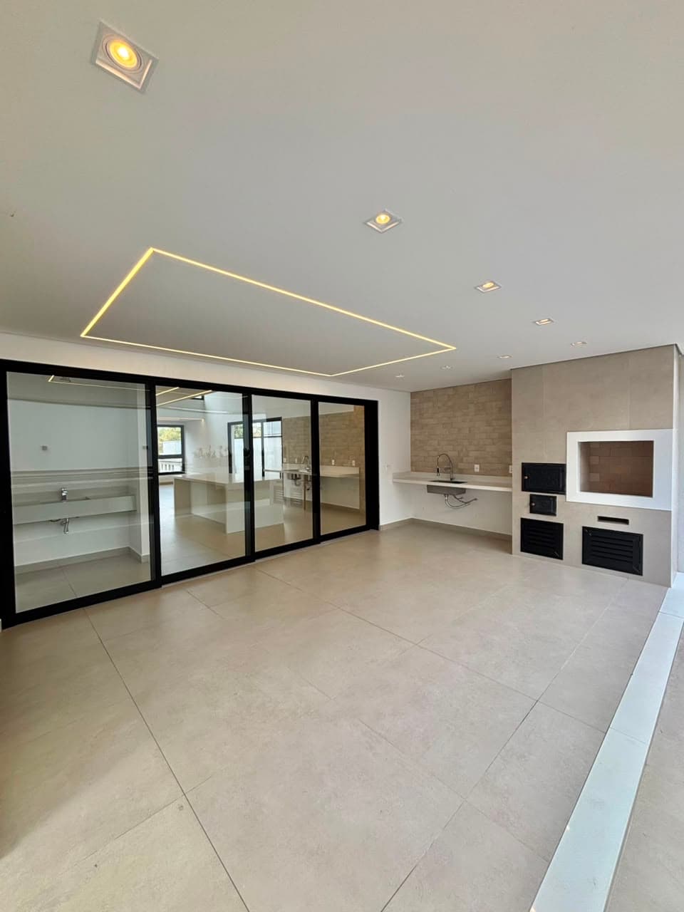 Casa de 324m² com três suítes disponível para venda por R$2.300.000 - Mosaico Essence, foto 8 de 40