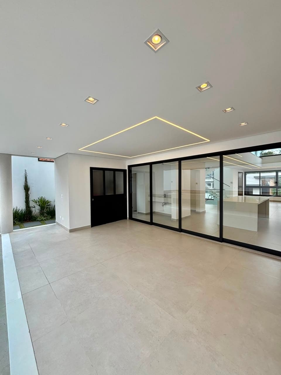 Casa de 324m² com três suítes disponível para venda por R$2.300.000 - Mosaico Essence, foto 27 de 40